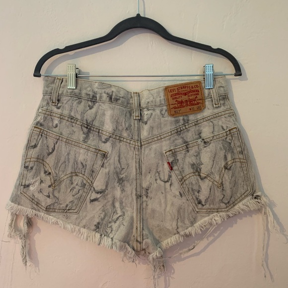 Levi’s grey marble denim shorts - Picture 3 of 4